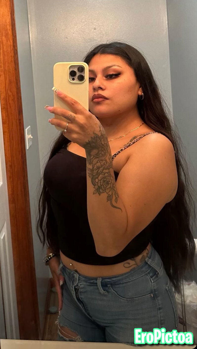 Latina milf photo - Part 1