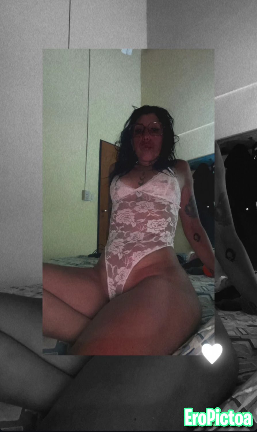 Milf culona IG photo featuring Milf noe