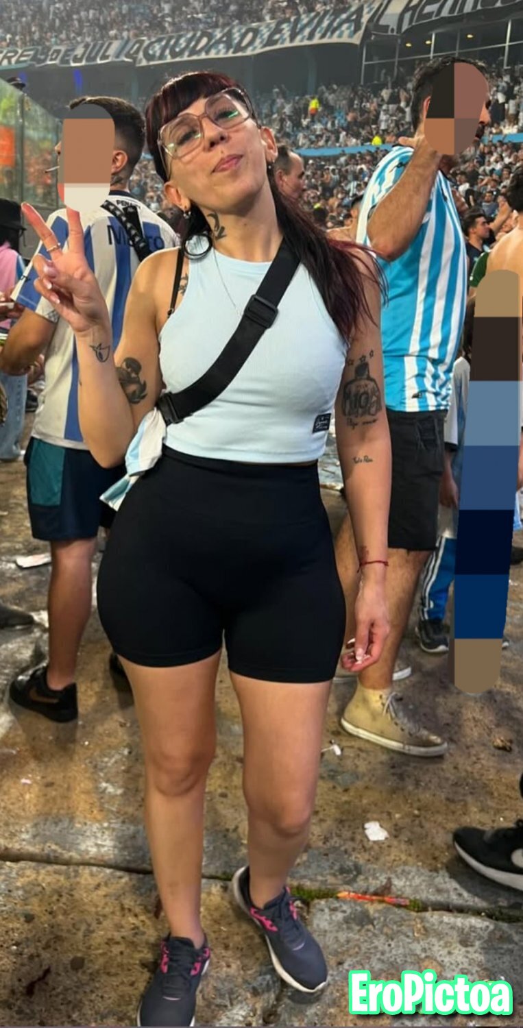 Milf culona IG photo featuring Le gusta mostrarse