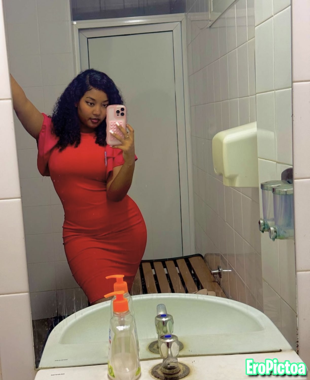 IG girl 🐝 photo featuring InstagramAngola - Part 5