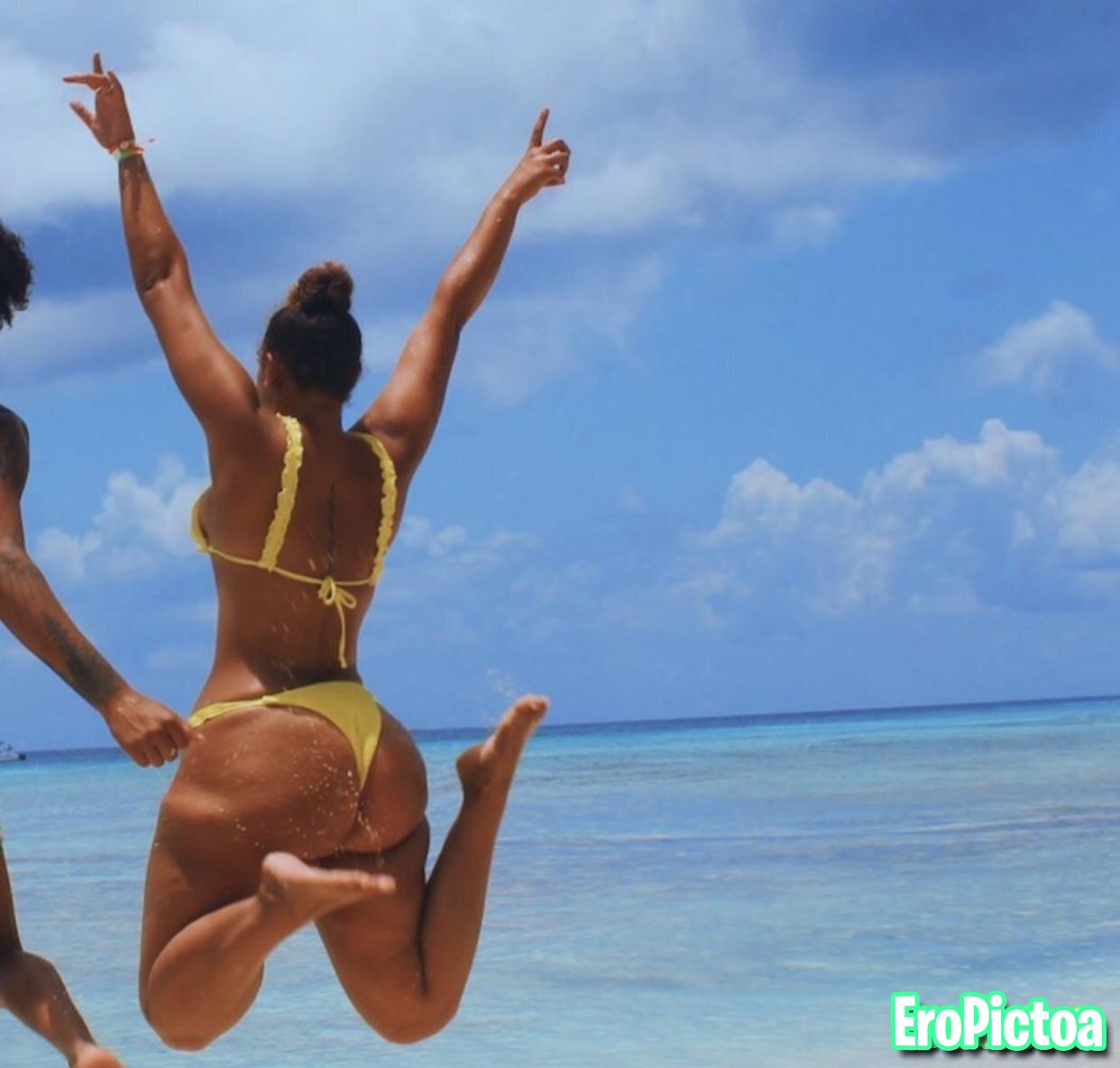 Thick ebony IG model photo featuring Redbone - Part 20