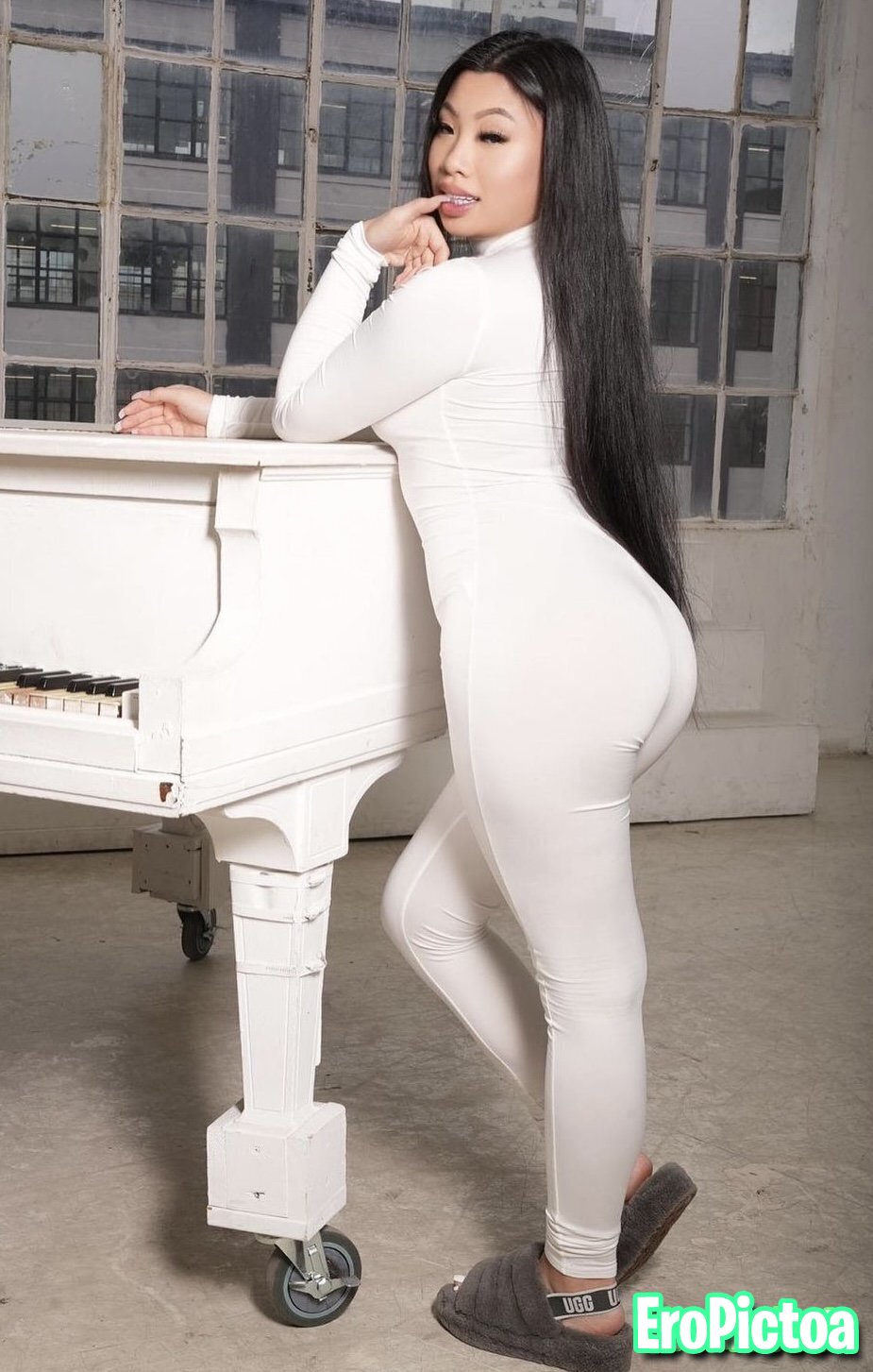 Thick asian ig model exposed photo featuring Ig - Part 11