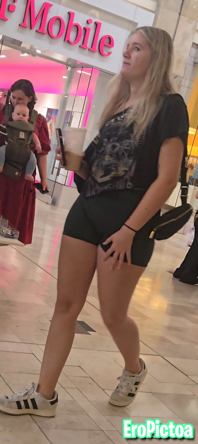 Rando Creepshots!! photo featuring Creepshot
