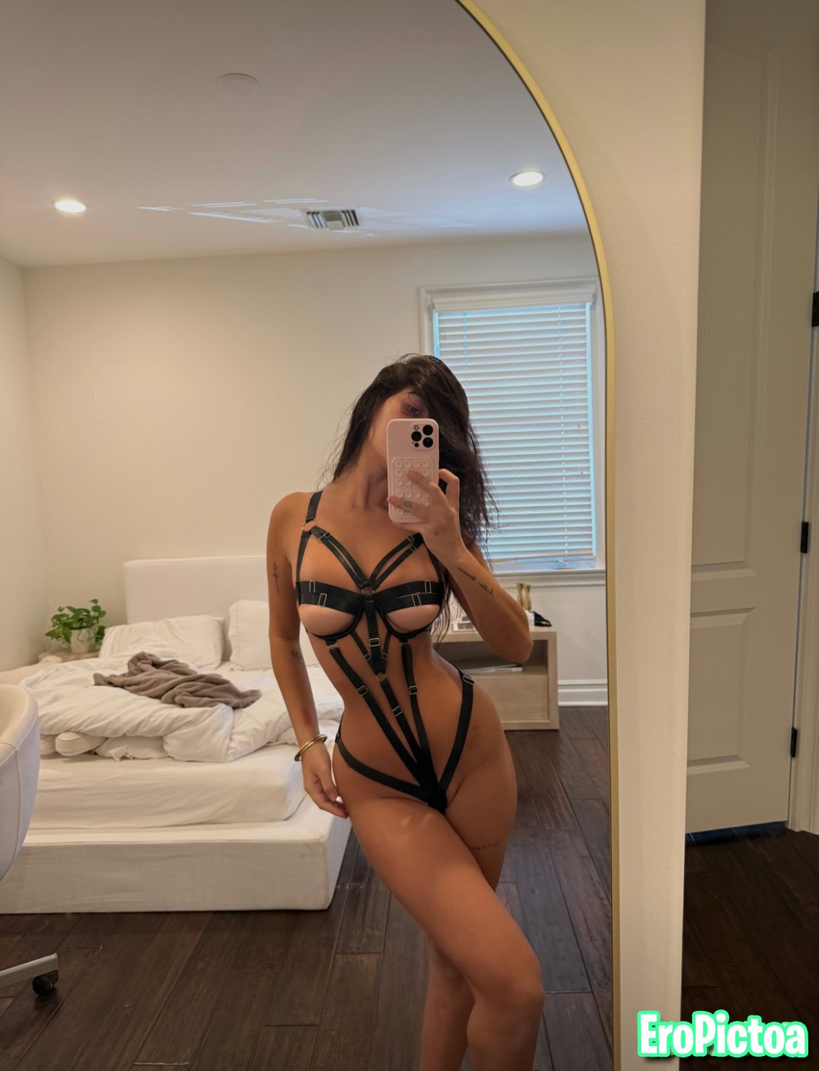 IG Baddie photo featuring leaks - Part 18
