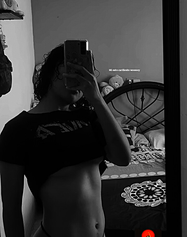 Thumbnail for Mi amiga Zury luce su tanga en Ig quien la llene de leche se gana su Ig