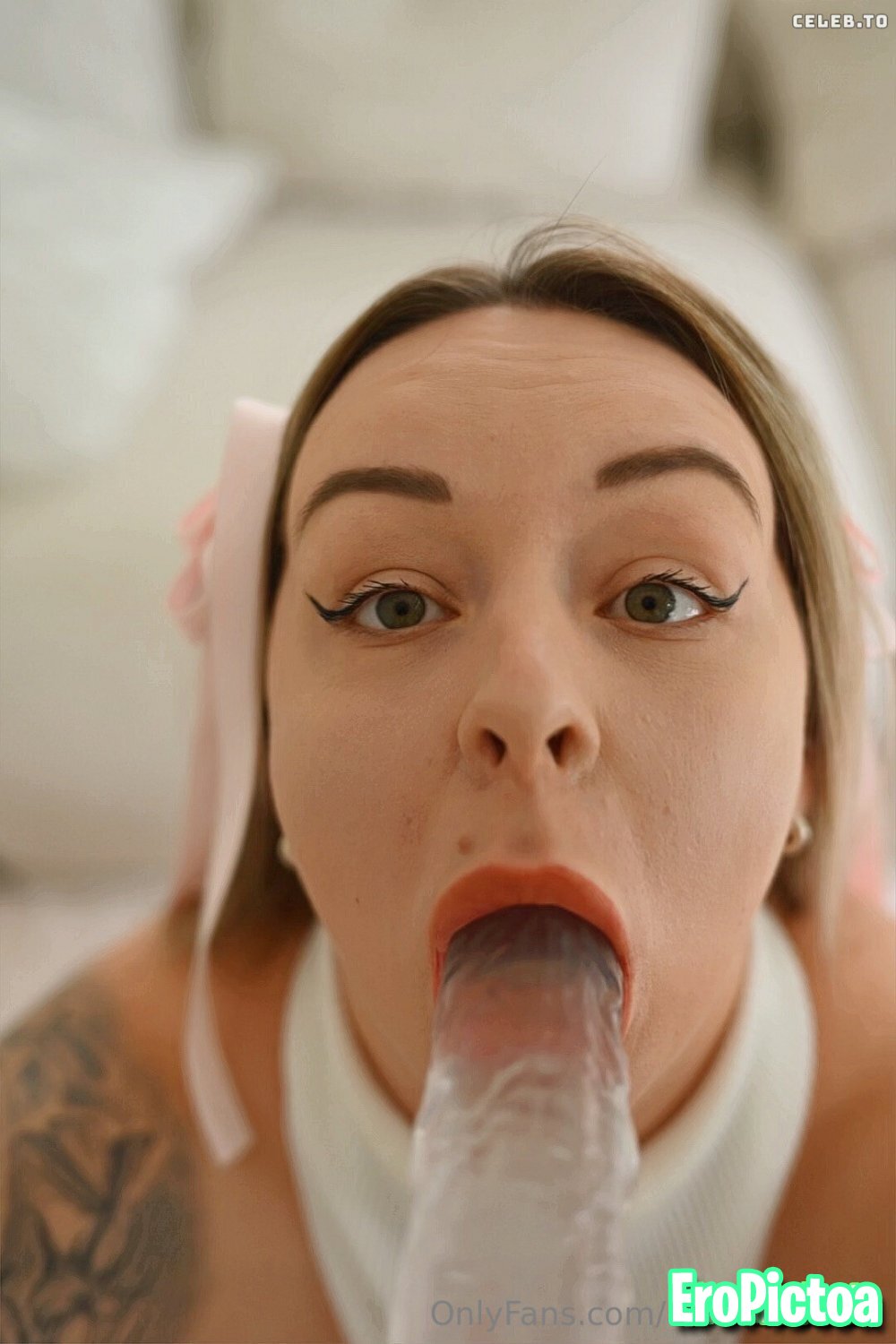Anna Schmidt photo featuring Hoe - Part 15