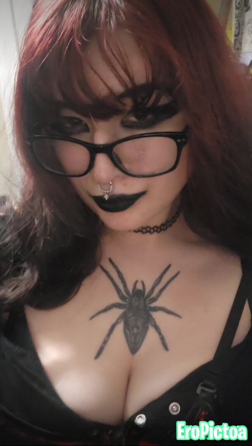 Emo goth with huge booty and huge tits photo featuring Huge tits - Part 7