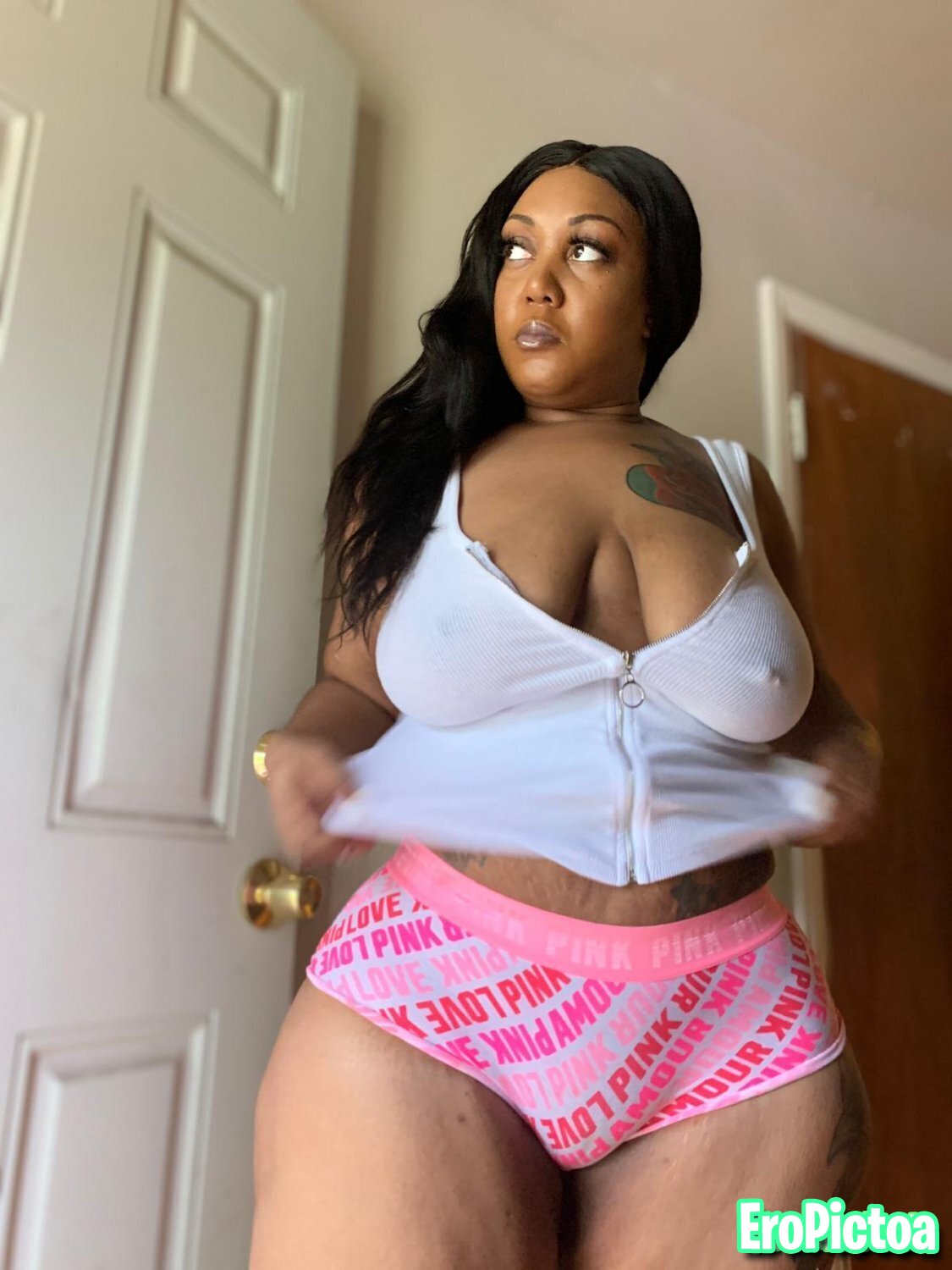 Thick Instagram freak photo