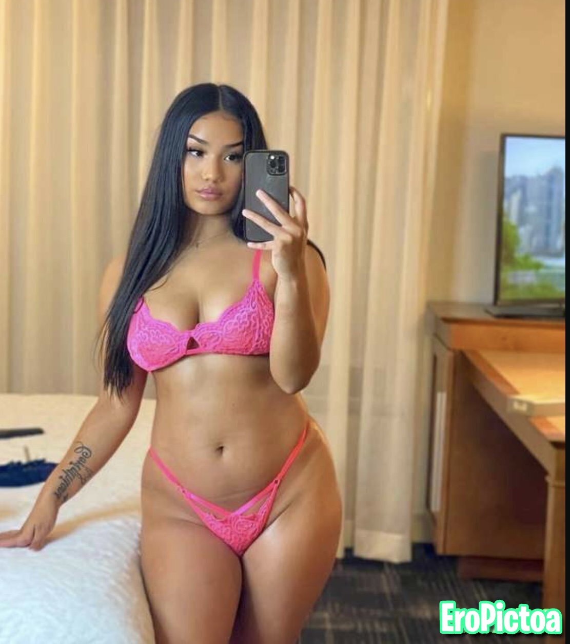 Instagram thot pt14 photo featuring latina