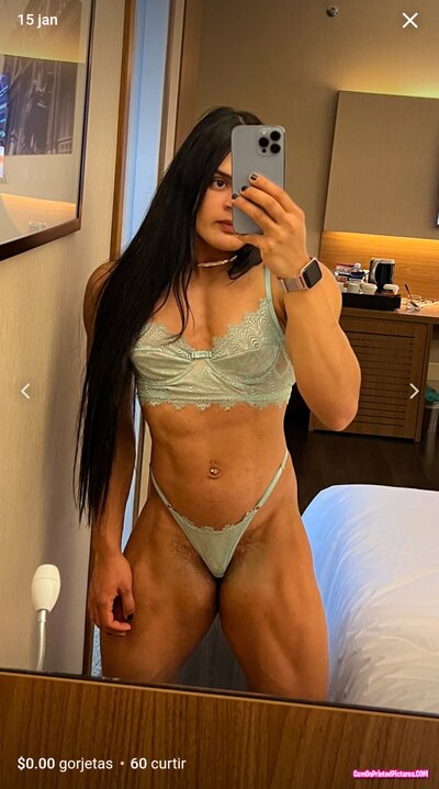 Thumbnail for Gym slut shows her big clit and pussy 🤤