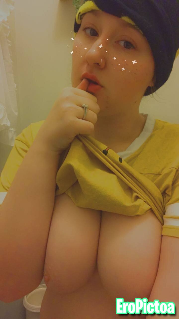 Big tit slut Milly photo - Part 20