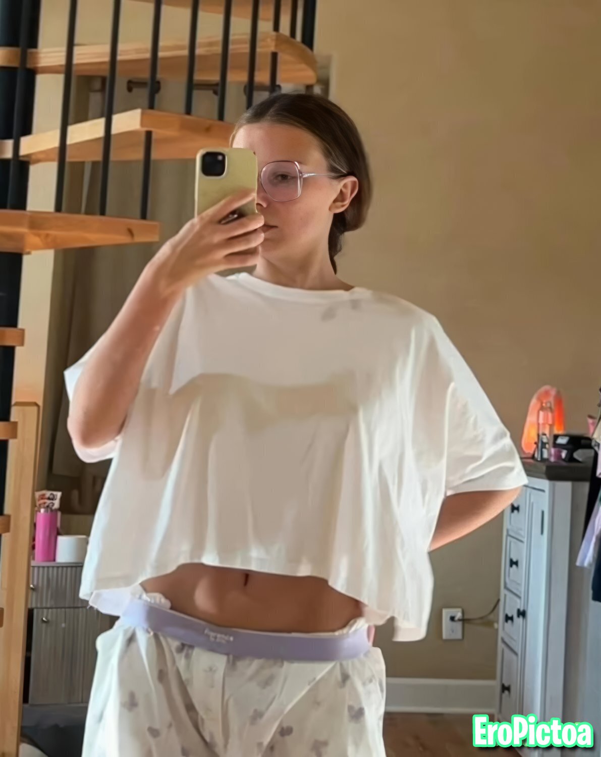 Millie Bobby Brown photo featuring amateur - Part 50