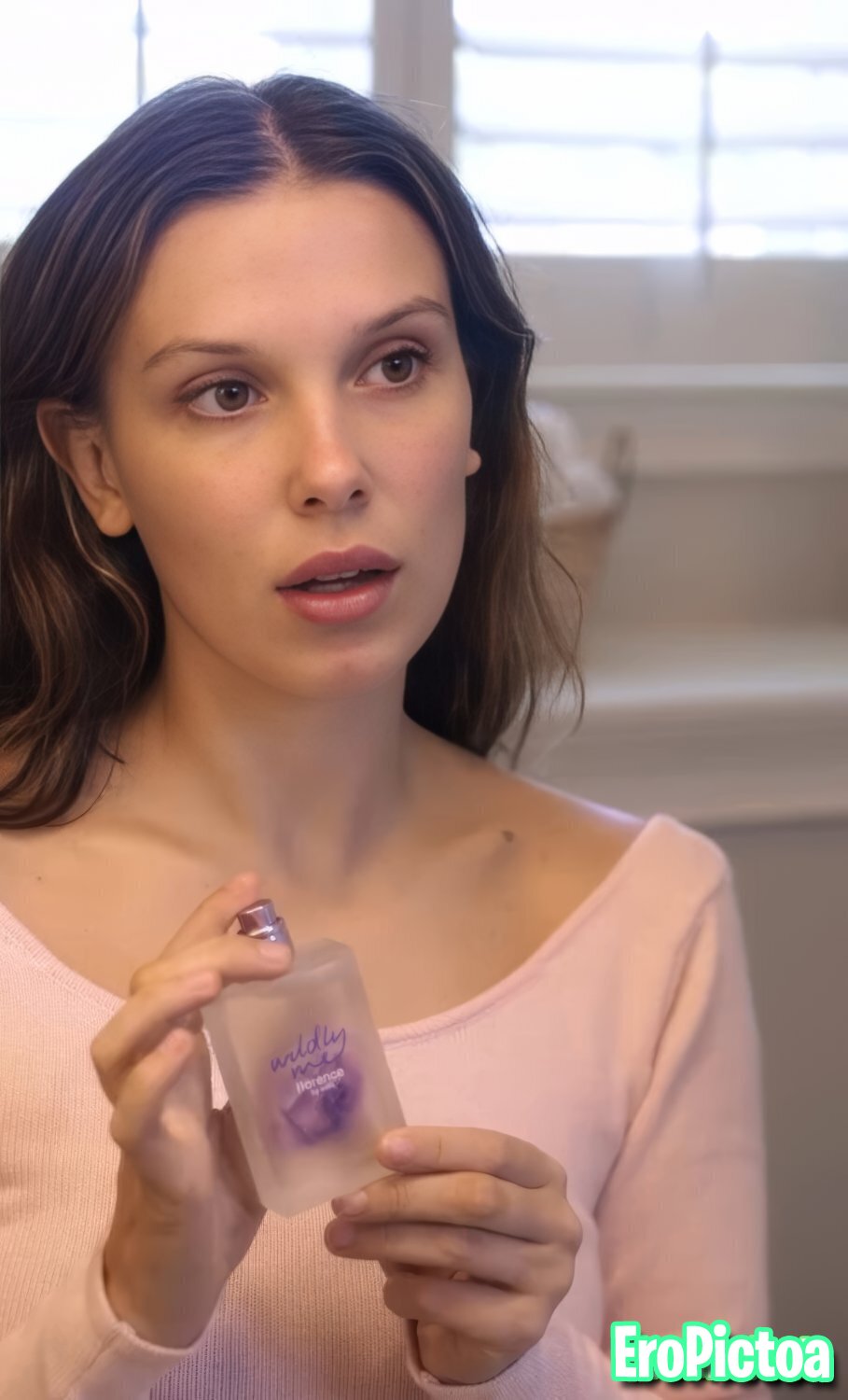 Millie Bobby Brown photo featuring celeb - Part 83