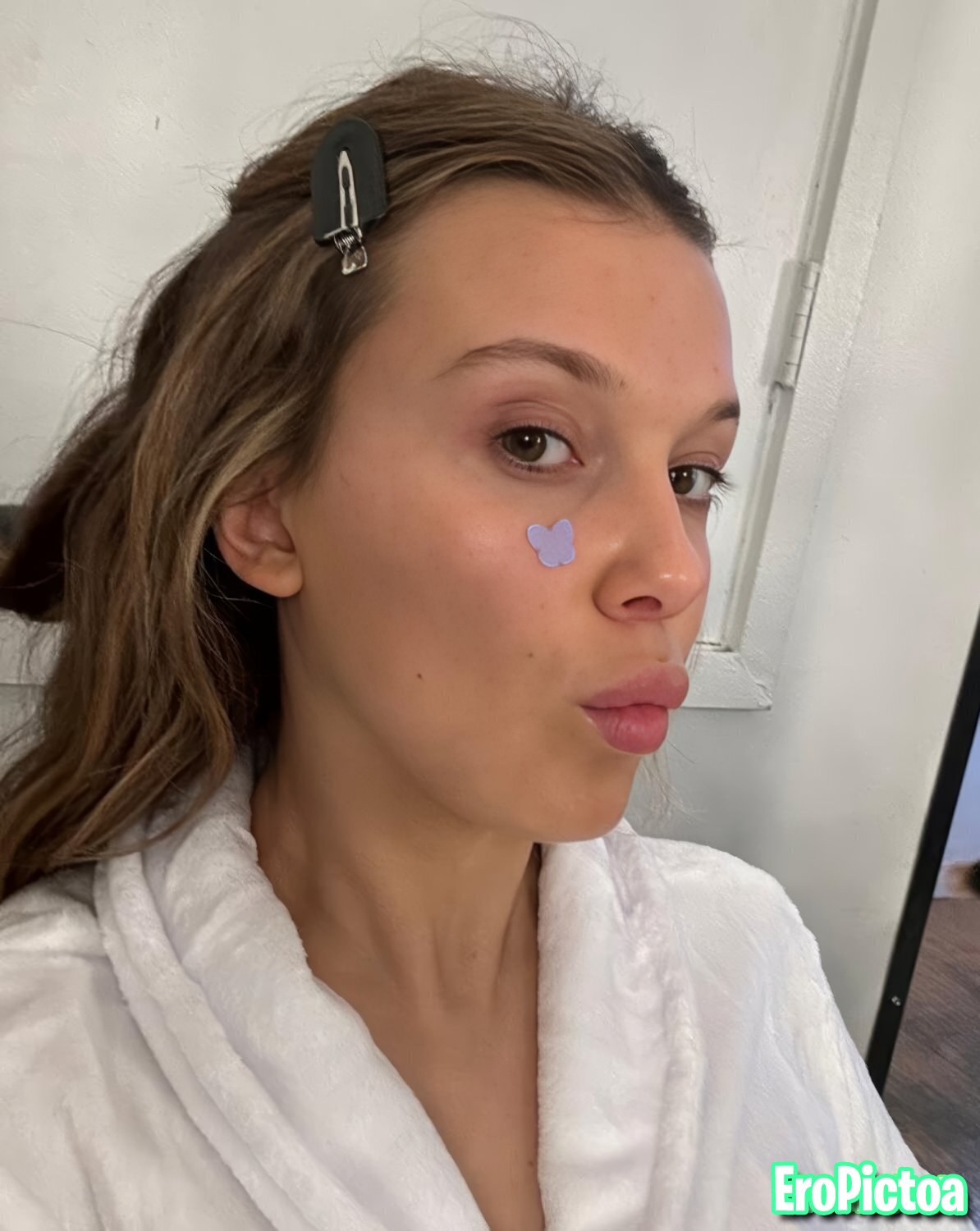 Millie Bobby Brown photo featuring petite - Part 93