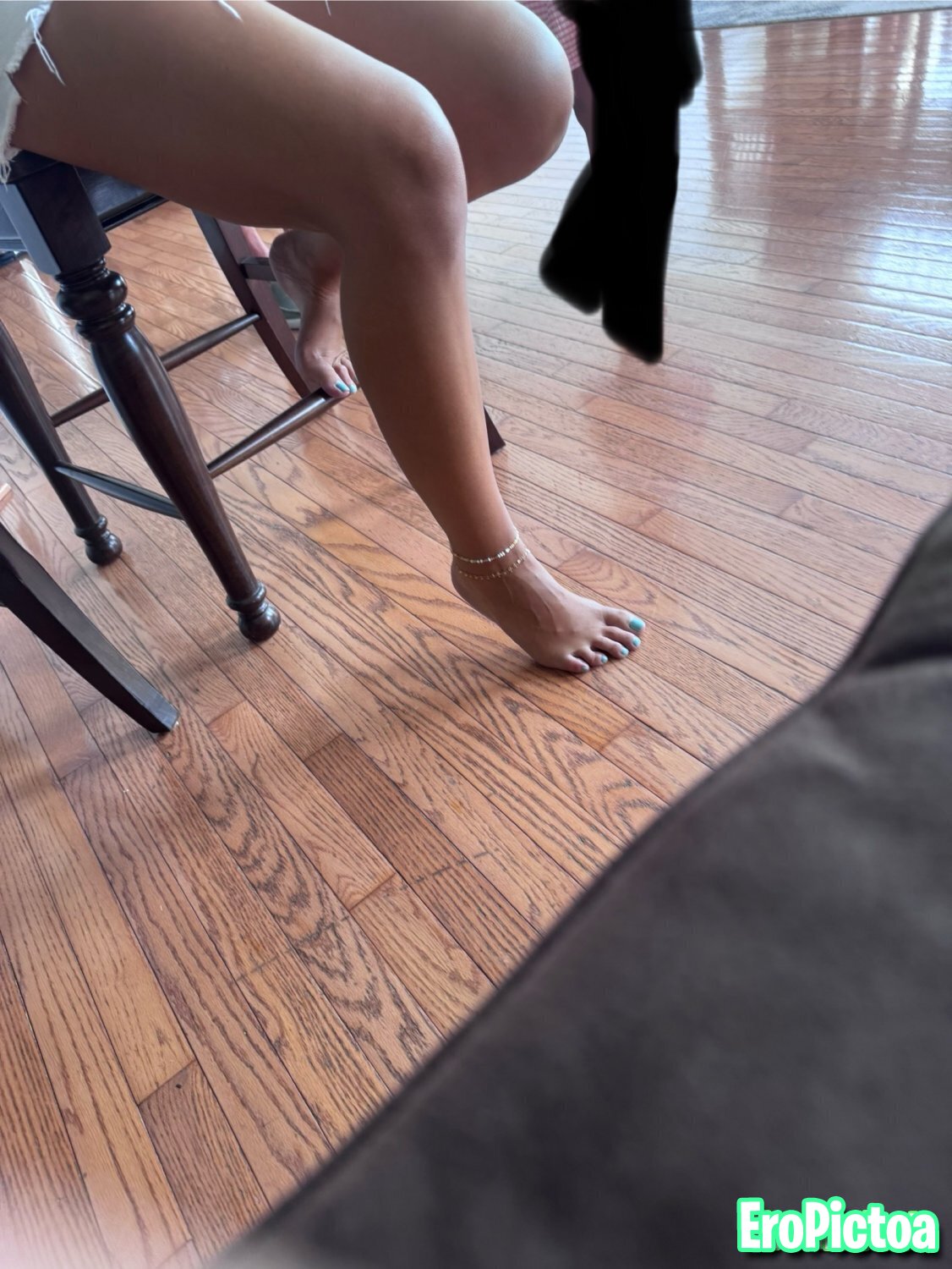 Risk kik submrr photo featuring feet
