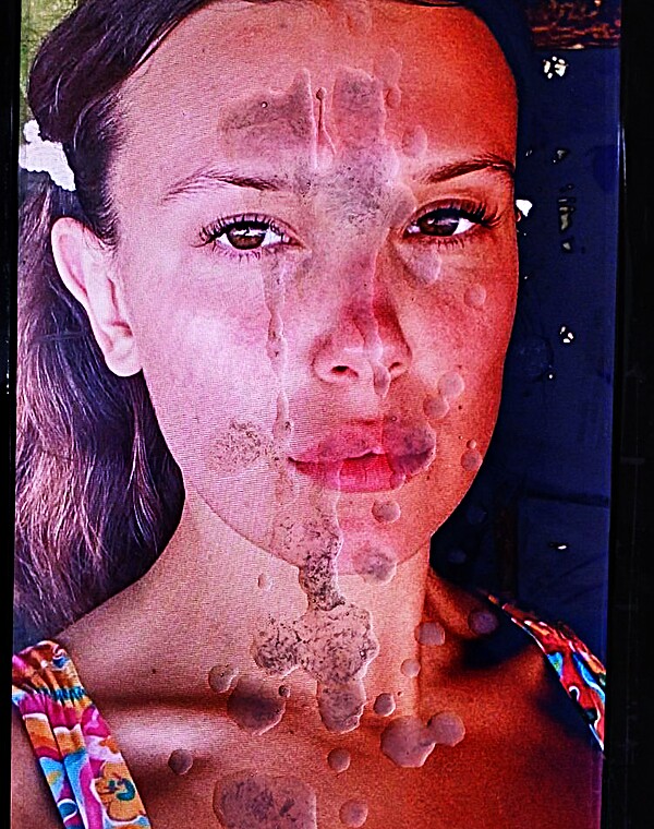 Thumbnail for Millie Bobby Brown - Cum Tribute