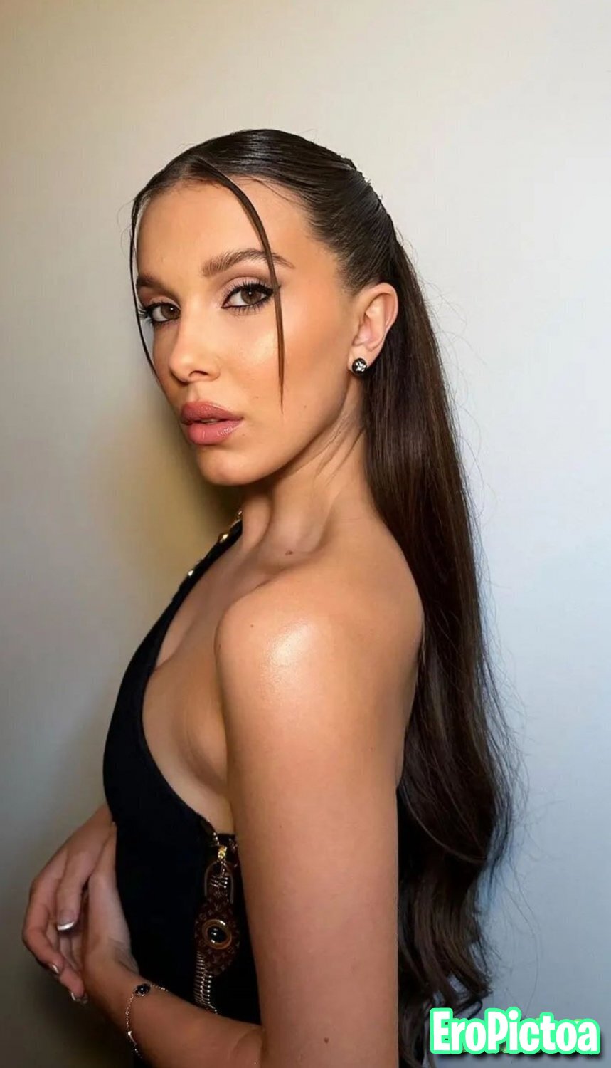 Millie Bobby Brown ❤ photo featuring Celebrity
