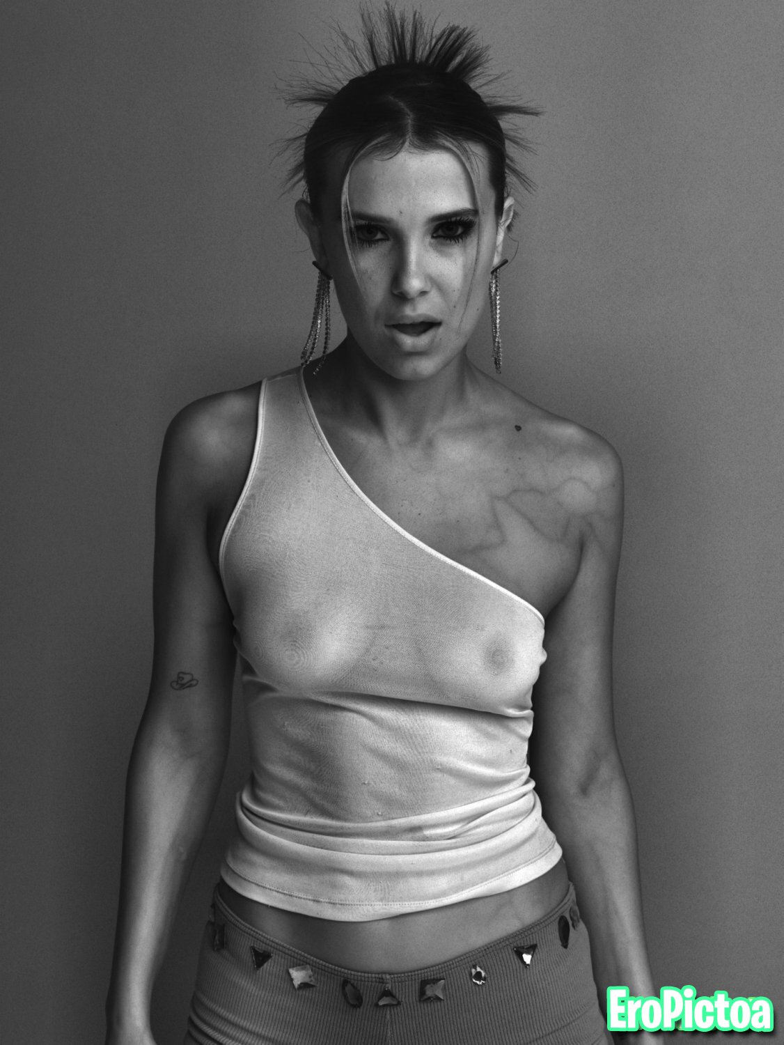 Millie Bobby Brown gostosa photo featuring 011 - Part 3