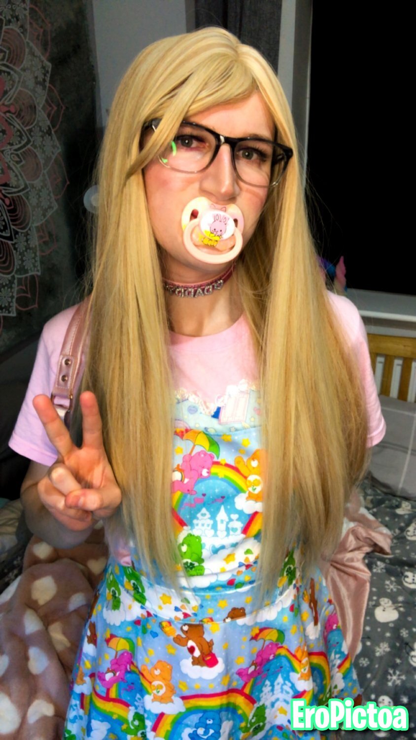Sissy Millie “Rainbows” photo Sissy Millie “Rainbows” photo