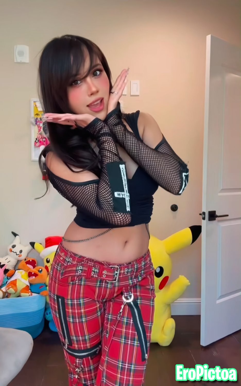 Neeko photo featuring streamer