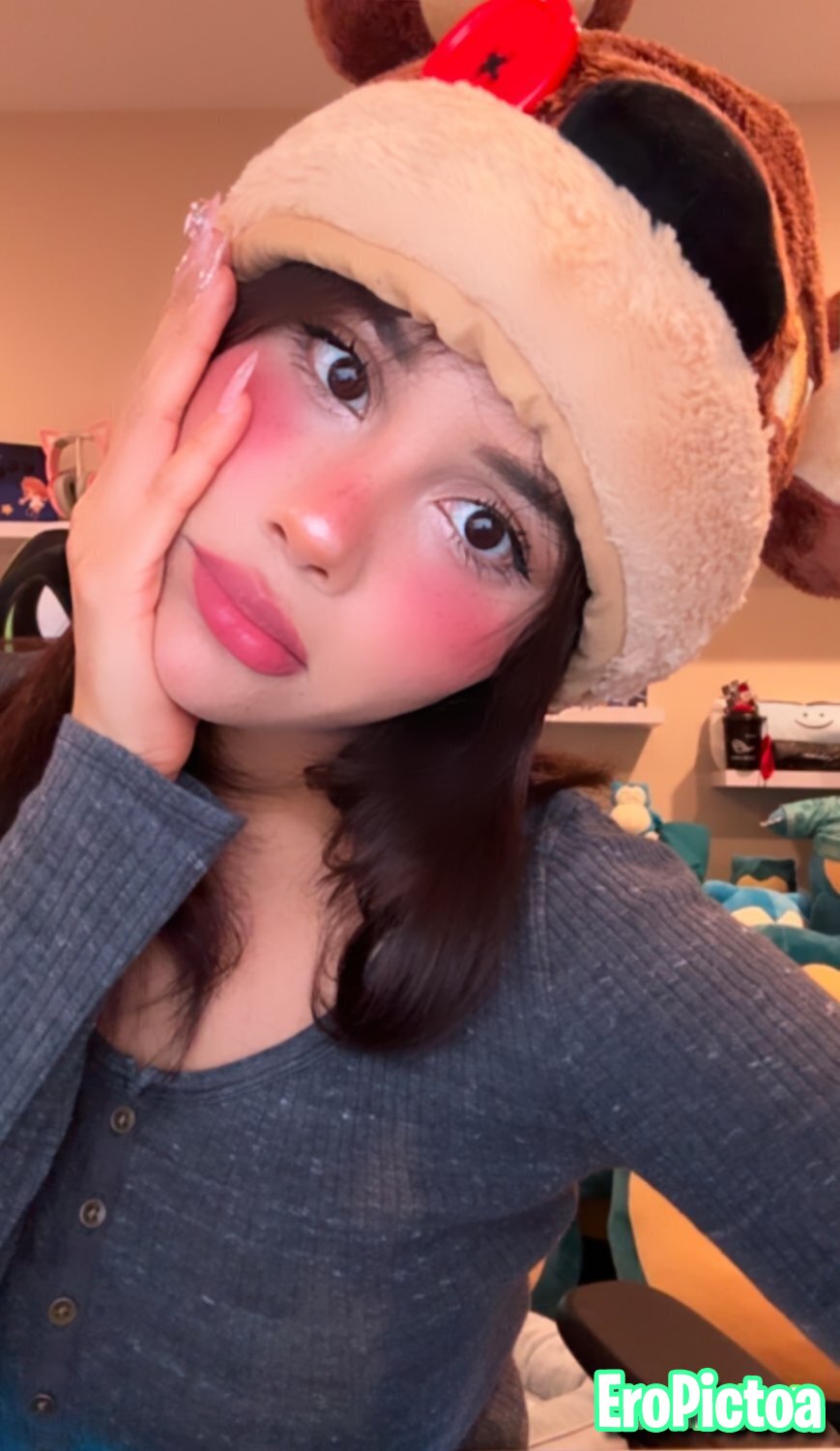Neeko photo featuring natural