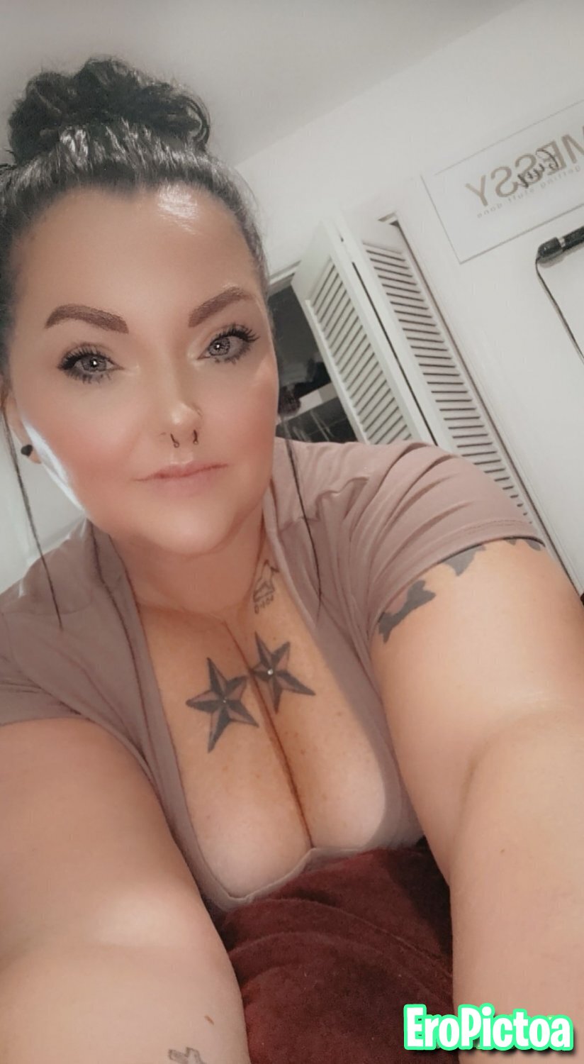 Big booty white girl photo