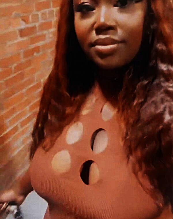 Thumbnail for R!sķ cħállenġe: Trïb mý gírł on Sñap or kik sêê her tits. kik: smokeythechainer ; dmforsnap :)