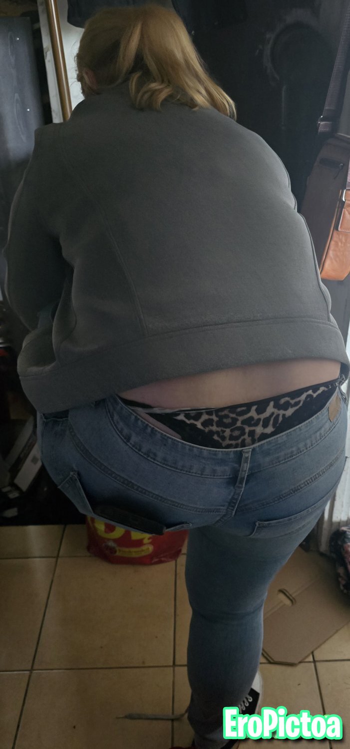 Whaletail Leopard thong photo