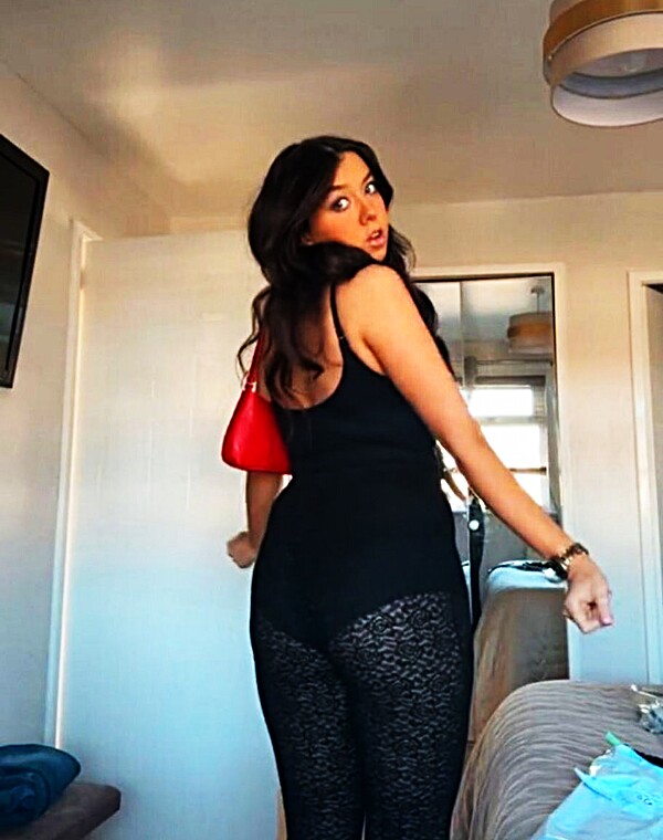 Thumbnail for Cumslut Erin wanna be tribbed on kik (check comments) the more tribbs the more pics