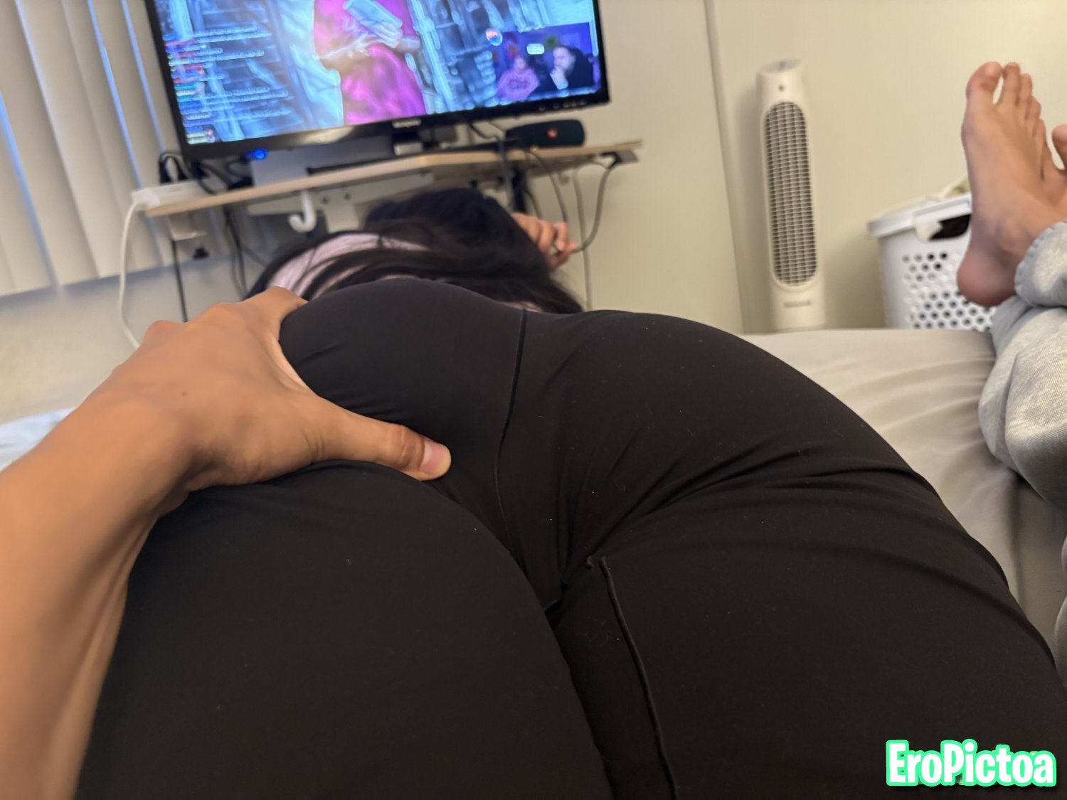 Latina with nice bubble butt photo featuring big tits - Part 10