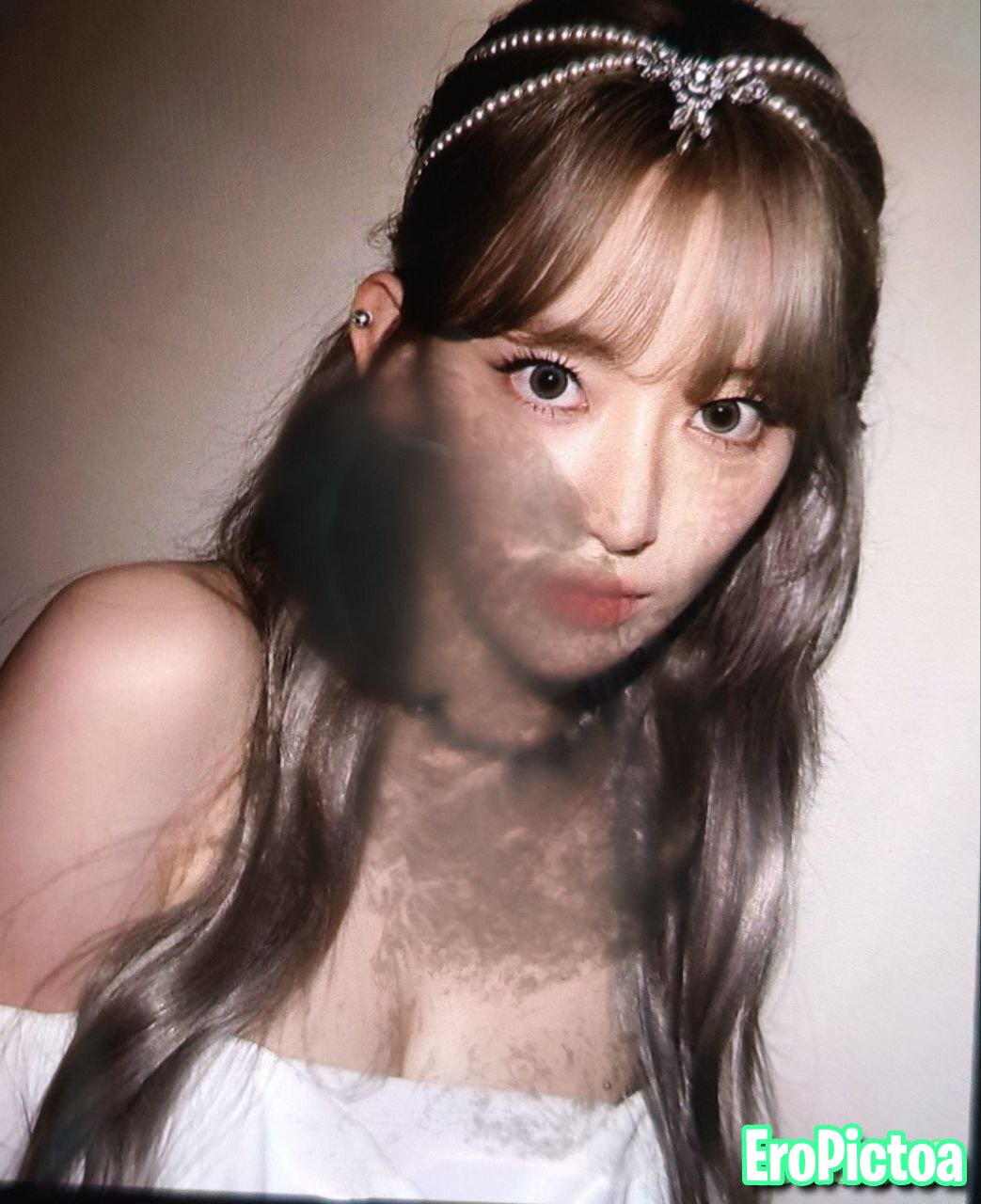 Lesserafim Sakura Cumtribute #2 photo featuring Miyawaki Sakura