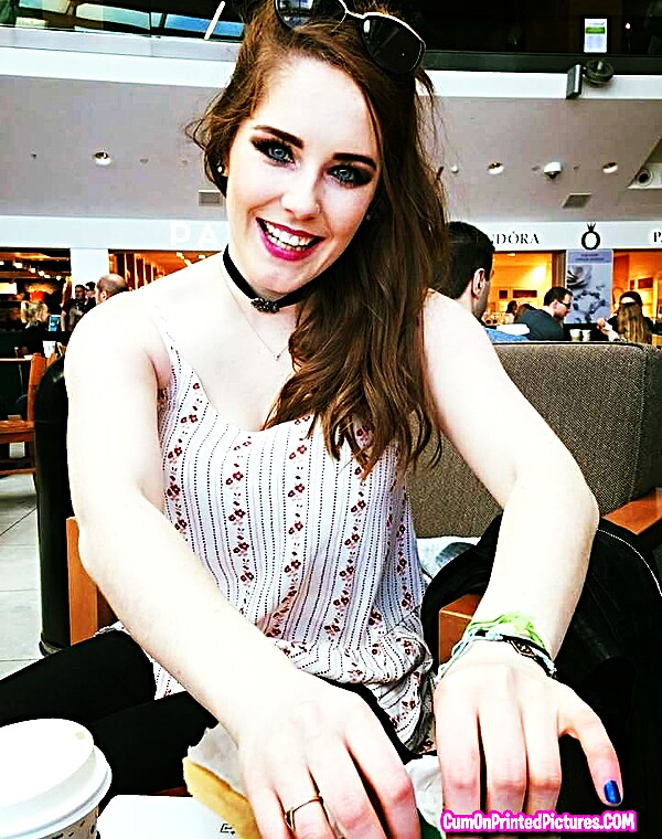 Thumbnail for Girlfriend flashes big tits in public AI