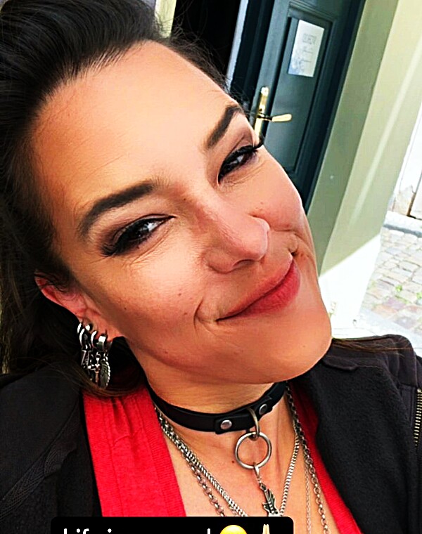 Thumbnail for Jen Majura cumshot (AI Fake)