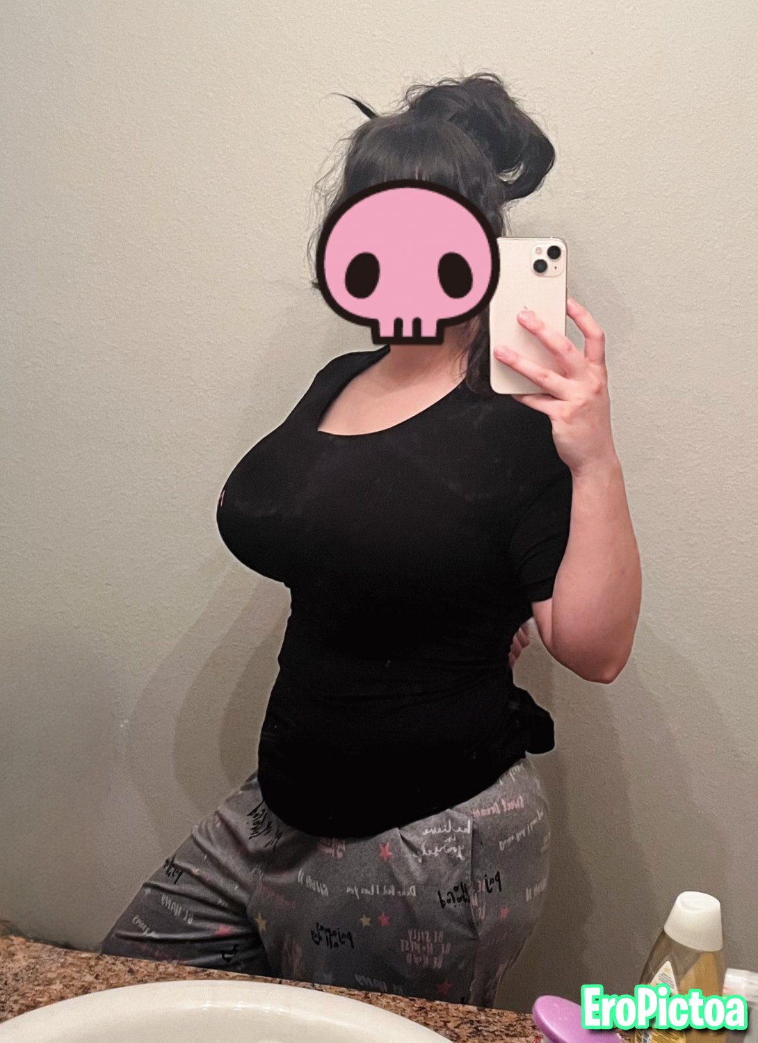 Huge titty discord milf photo featuring milkers - Part 12