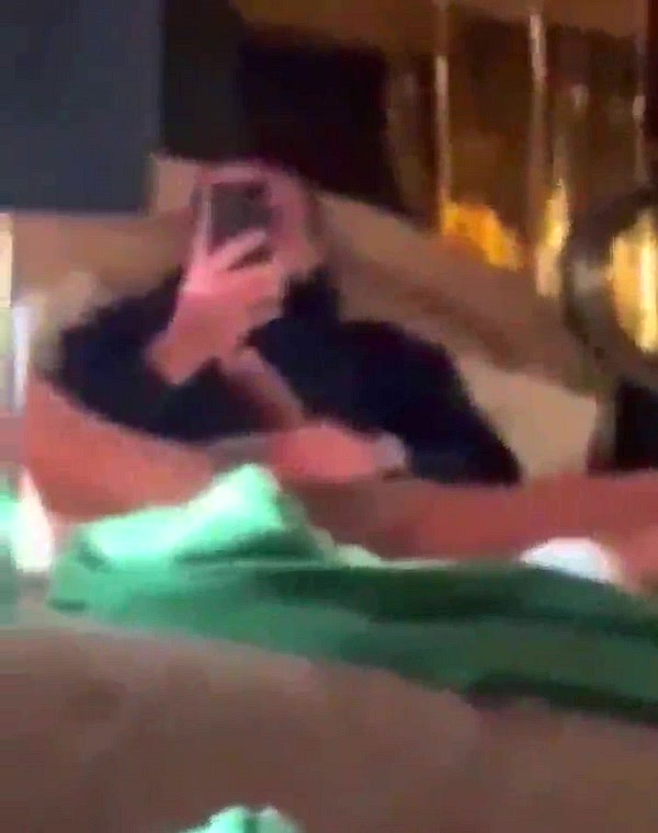 Thumbnail for NEW drake sextape leaked (discord below)