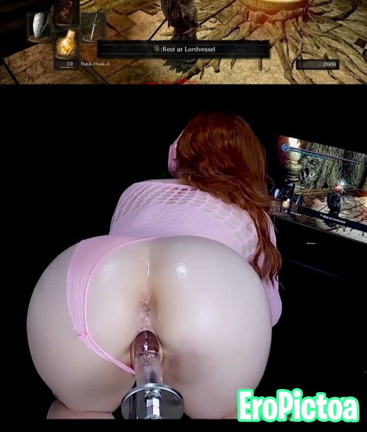 Redhead Twitch streamer photo featuring Twitch - Part 2