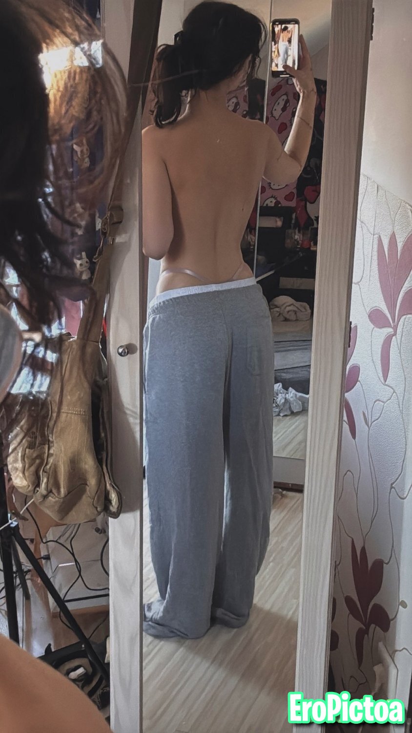 Famous twitch whore photo featuring leaked - Part 22