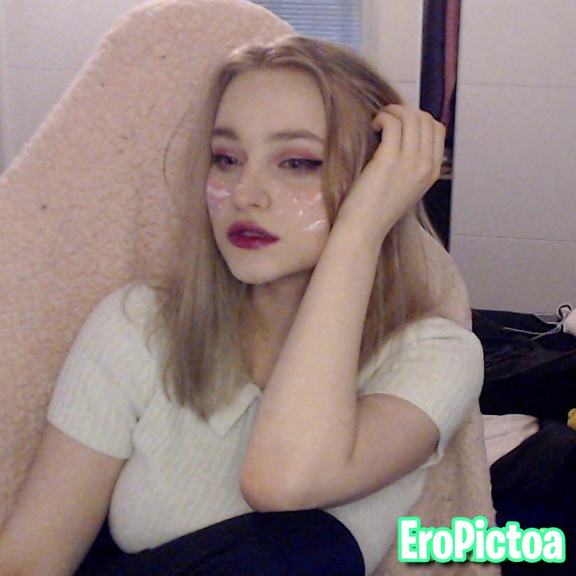 Nihachu - Twitch Streamer photo