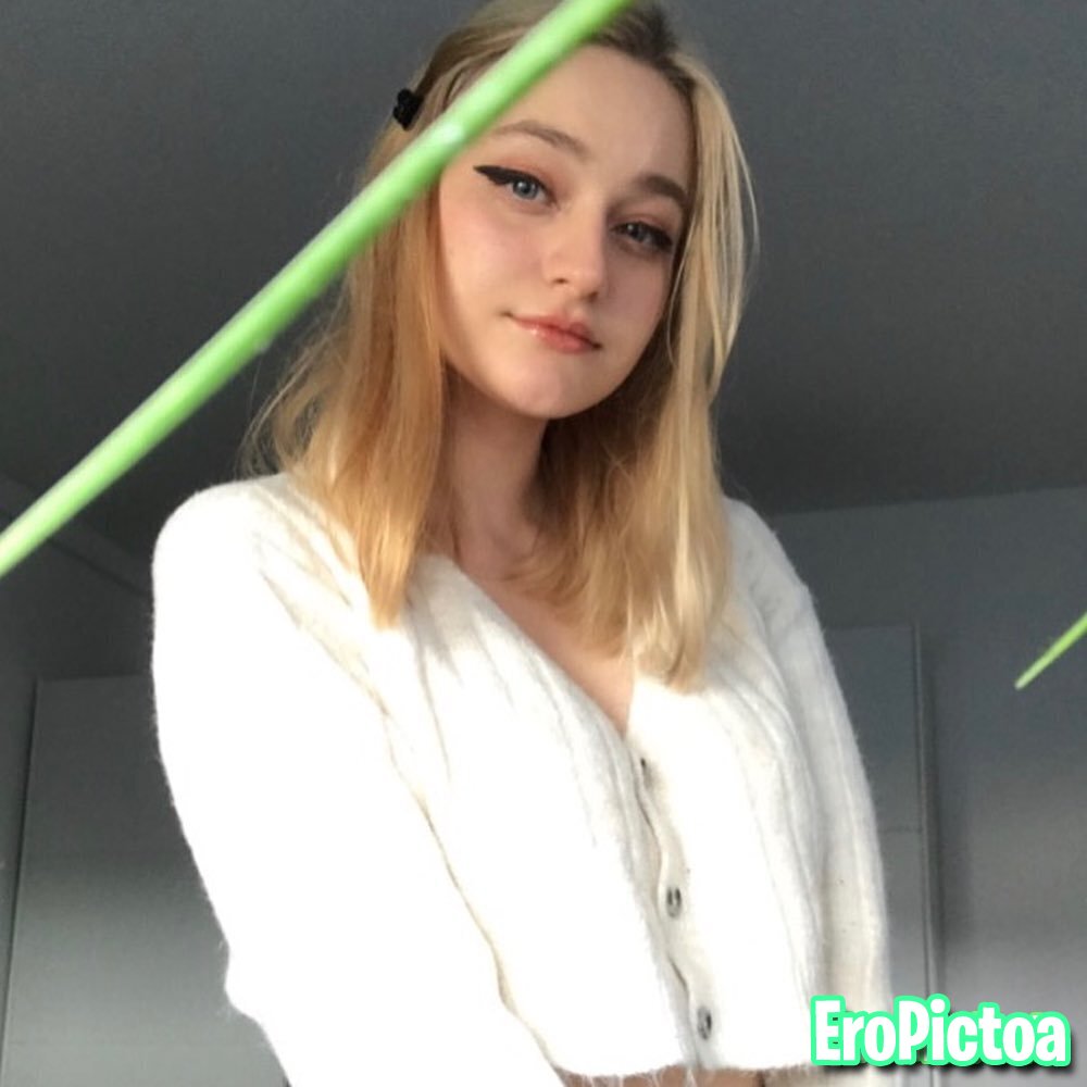 Nihachu - Twitch Streamer photo