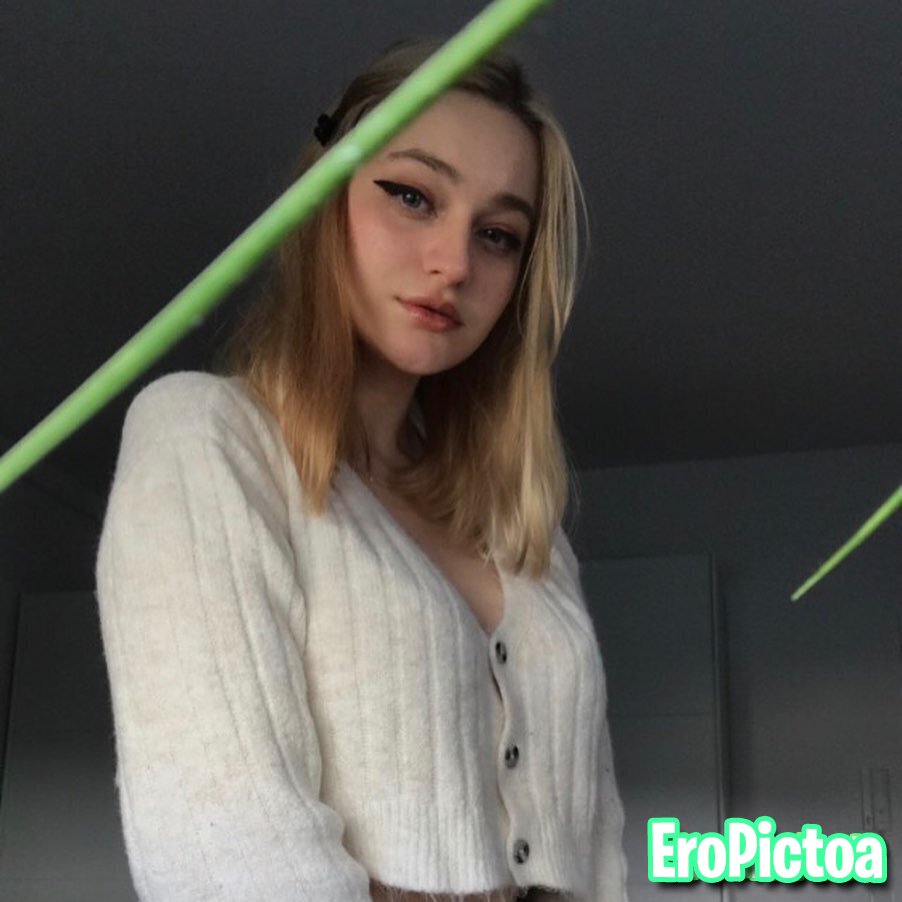 Nihachu - Twitch Streamer photo