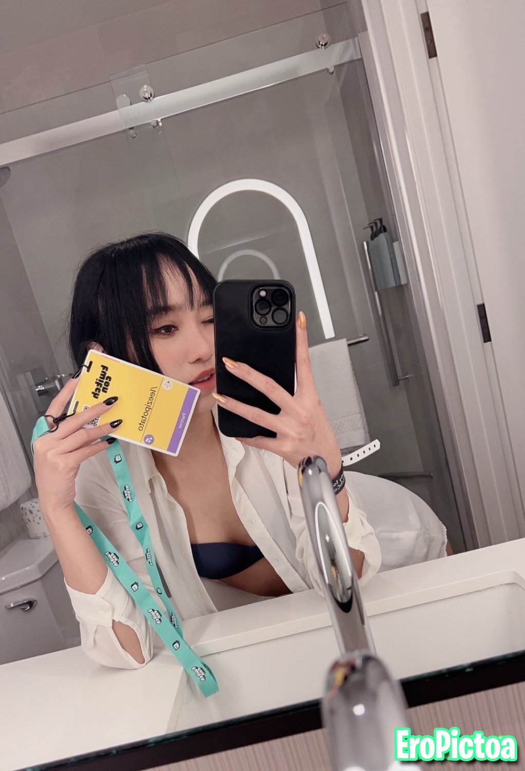 Twitch ABG Leezipotato photo featuring smol