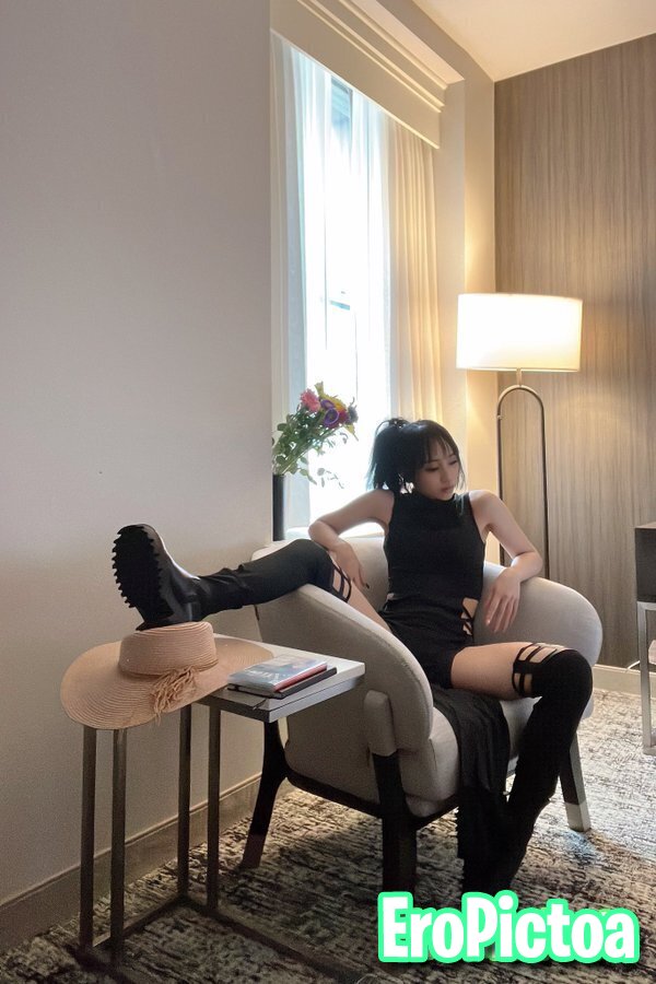 Twitch ABG Leezipotato photo featuring tiny asian
