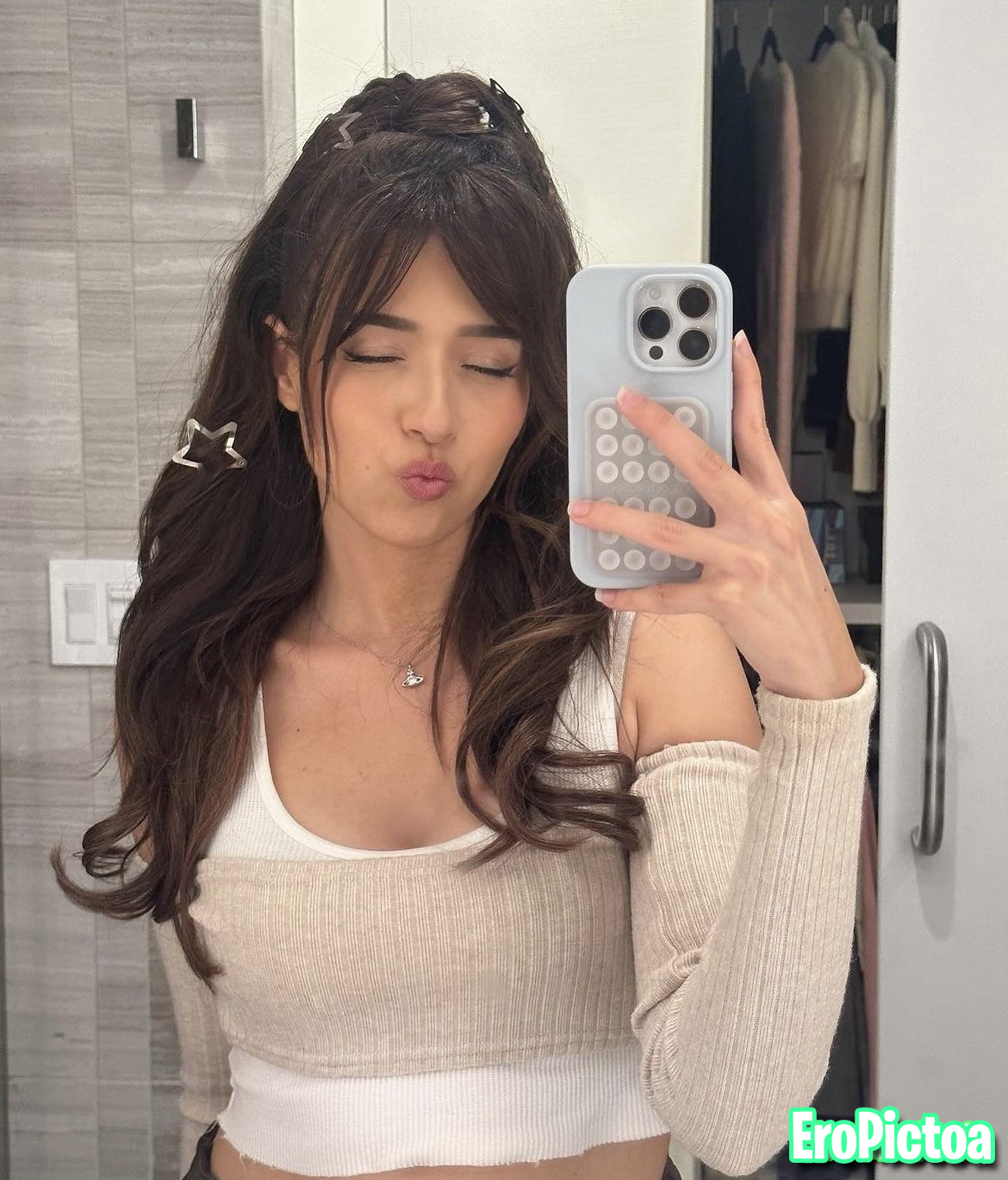Twitch up photo featuring Hot girl - Part 55