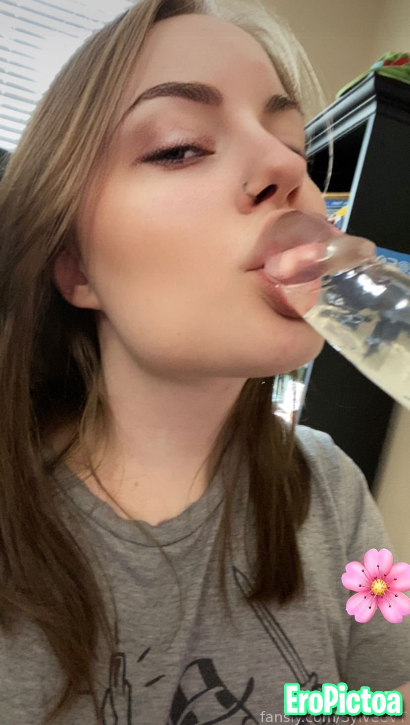 Twitch Fansly Sylv33VT leaks photo featuring teen - Part 7