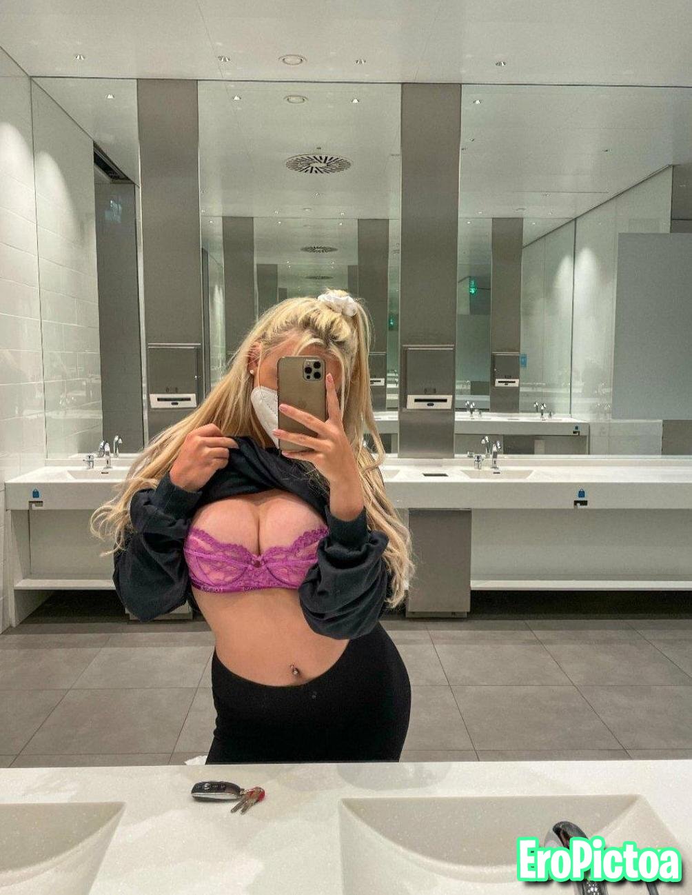 Popular Twitch star photo featuring ppv