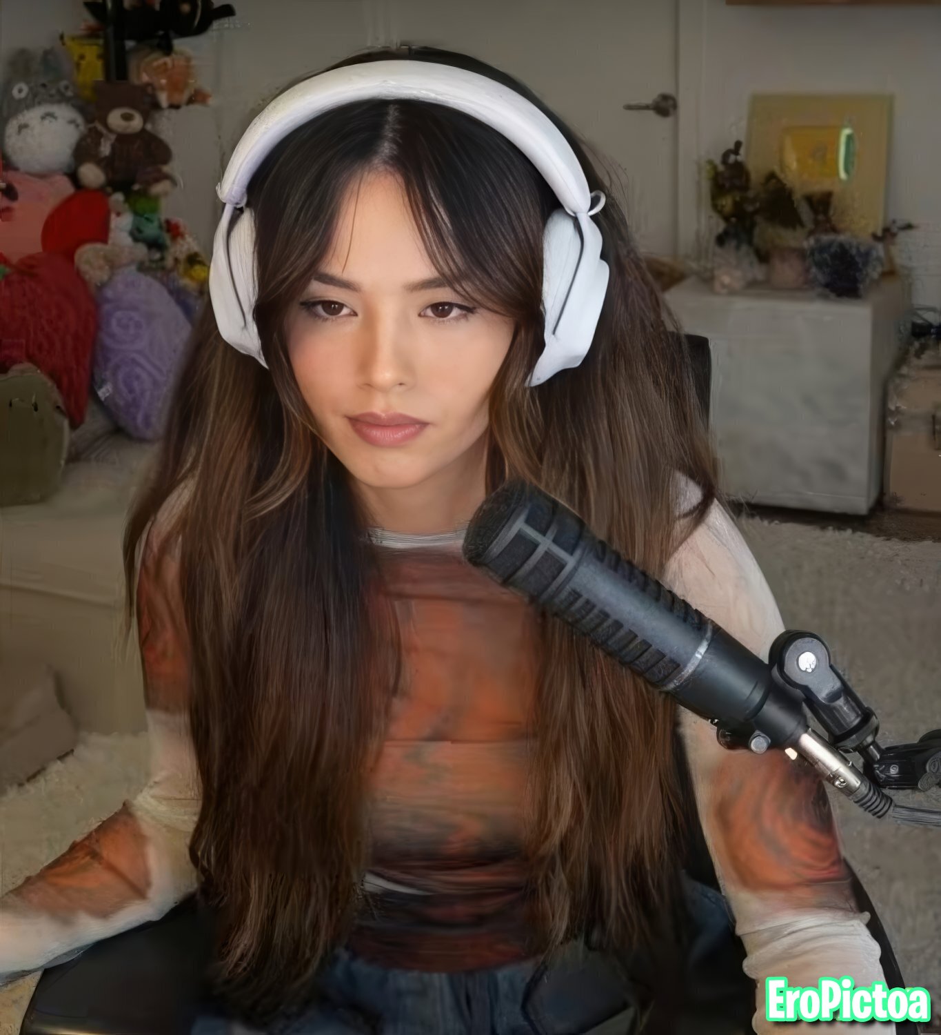 Rae [18] photo featuring long hair - Part 19