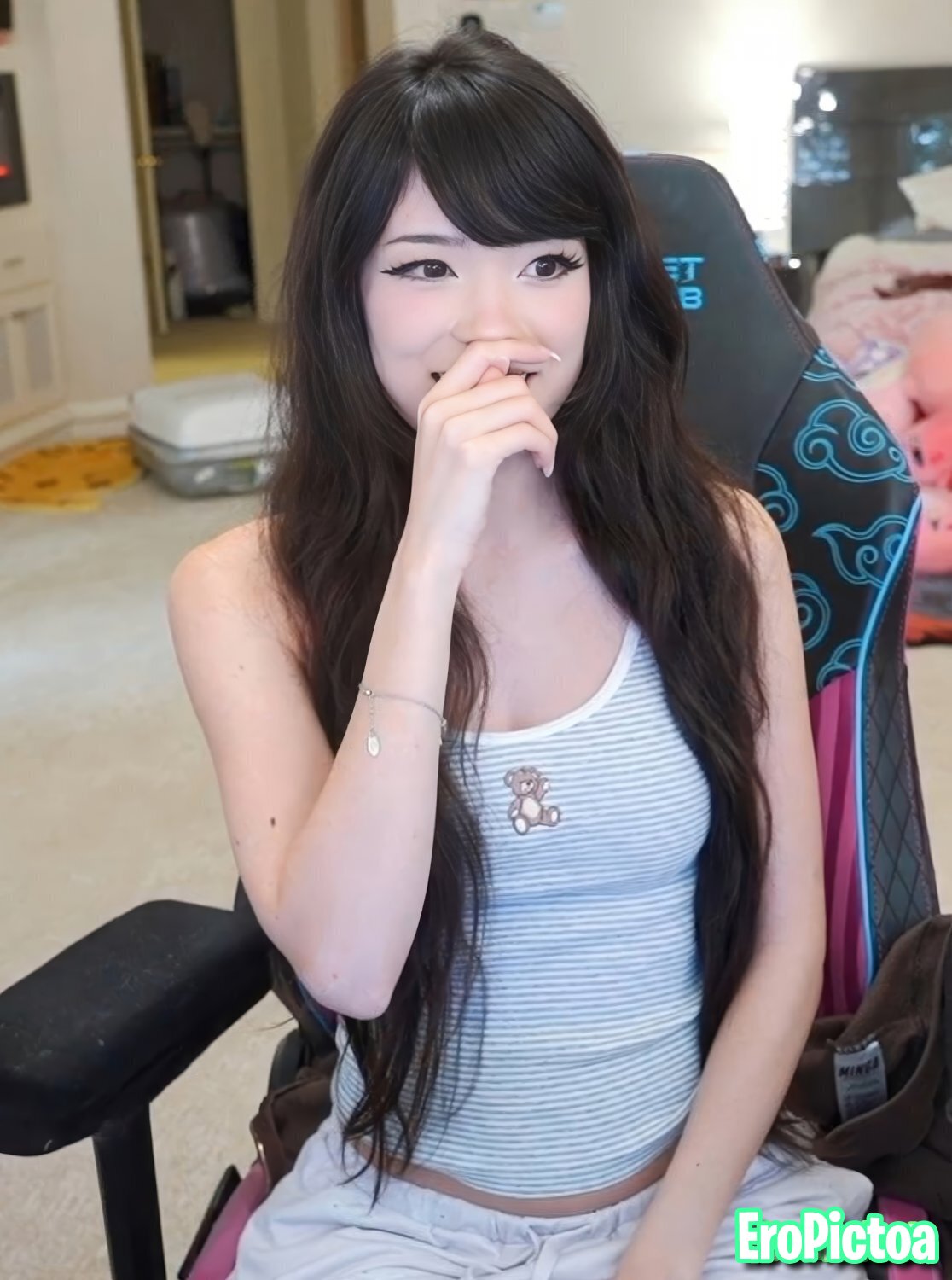 Emi [9] photo featuring twitch - Part 49