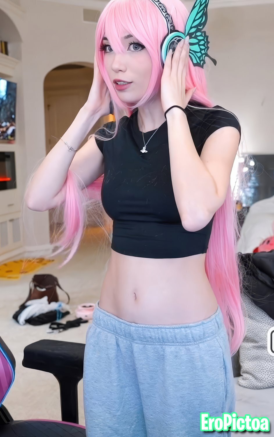 Emi [9] photo featuring twitch streamer - Part 50
