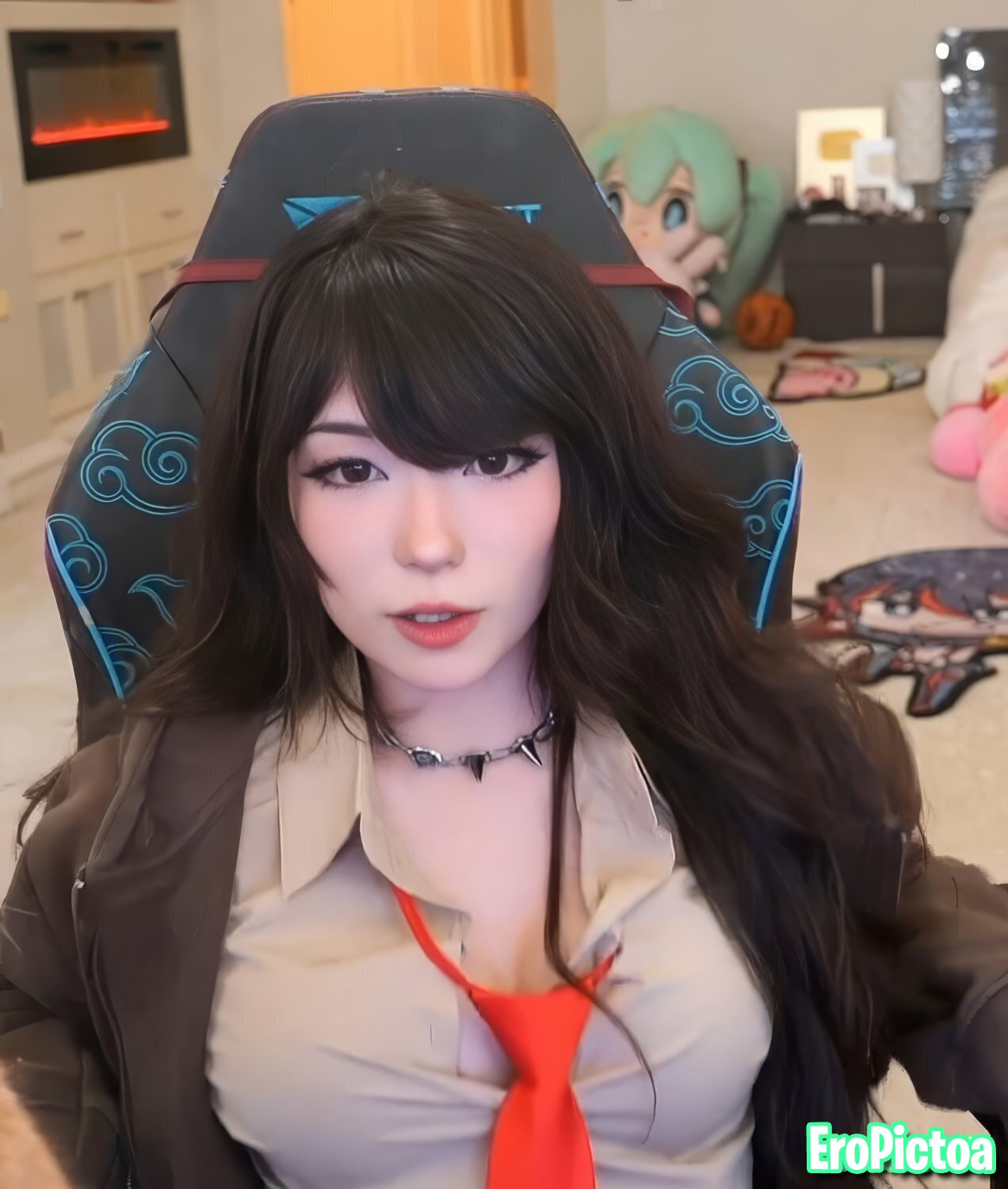 Emi [9] photo featuring long hair - Part 75