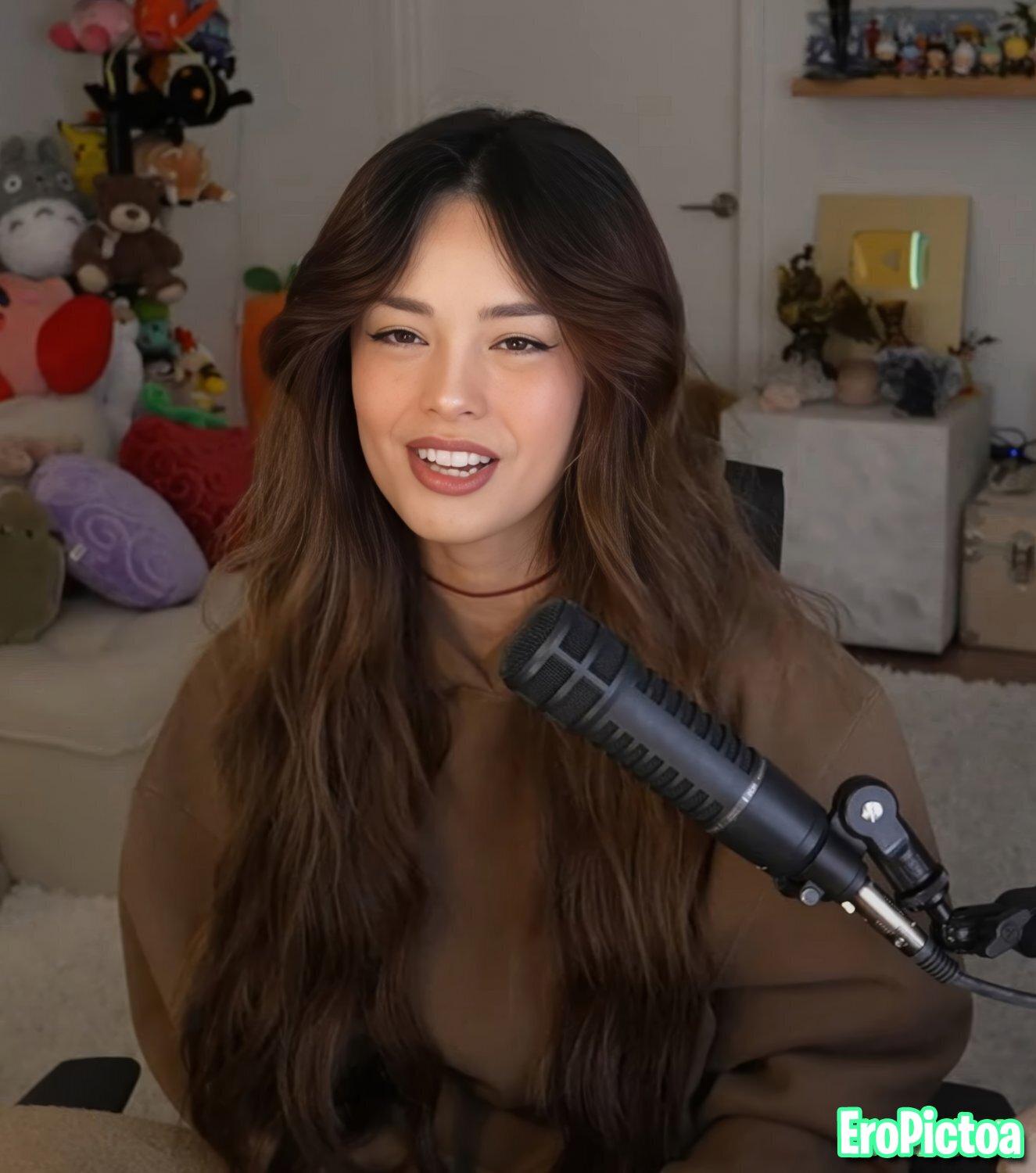 Rae [17] photo featuring filipino
